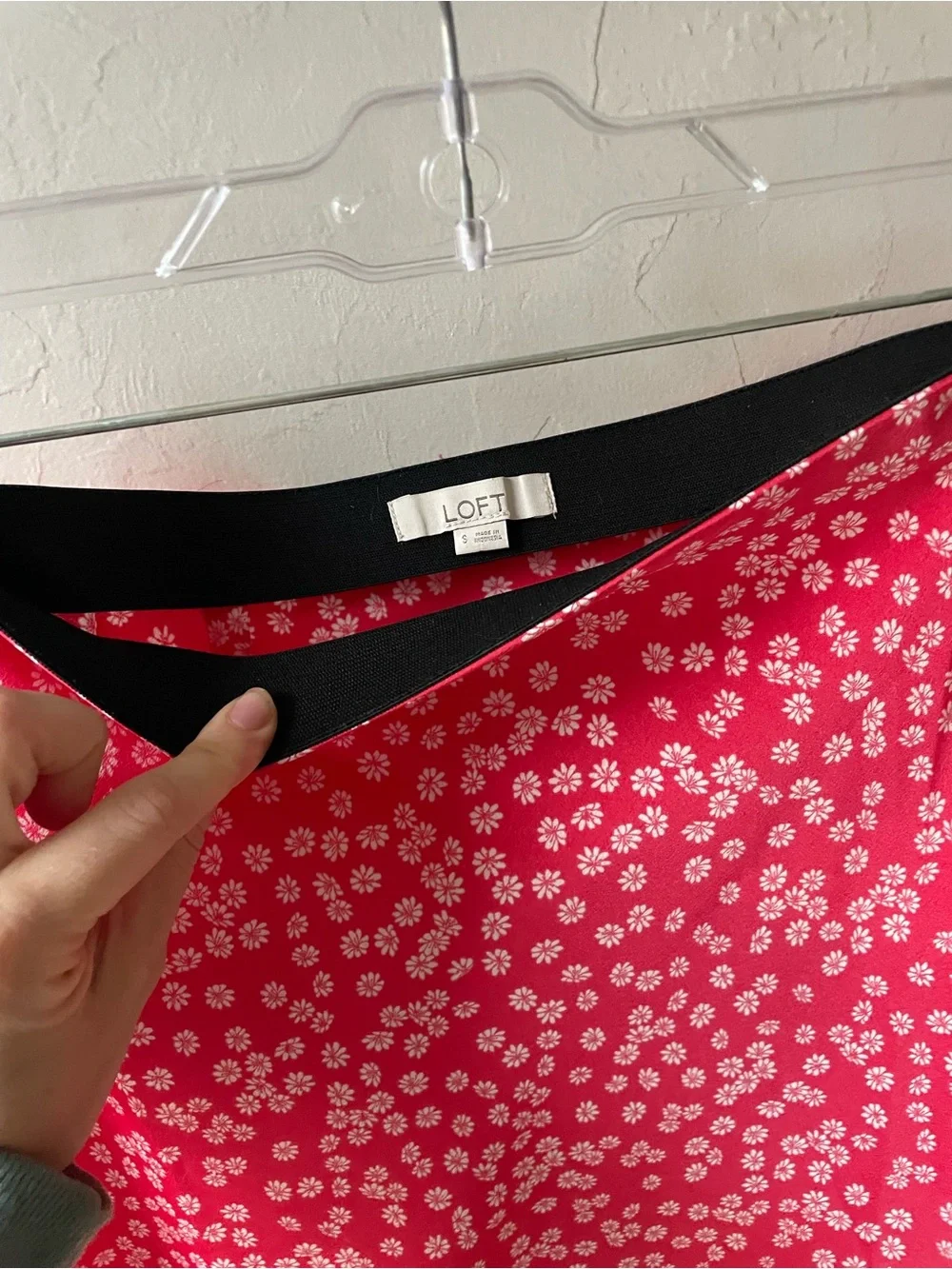 LOFT Red Floral Midi Skirt - Picture 4 of 6